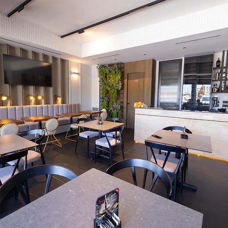 Diora'S Hotel And Apartments Vlorë Екстериор снимка