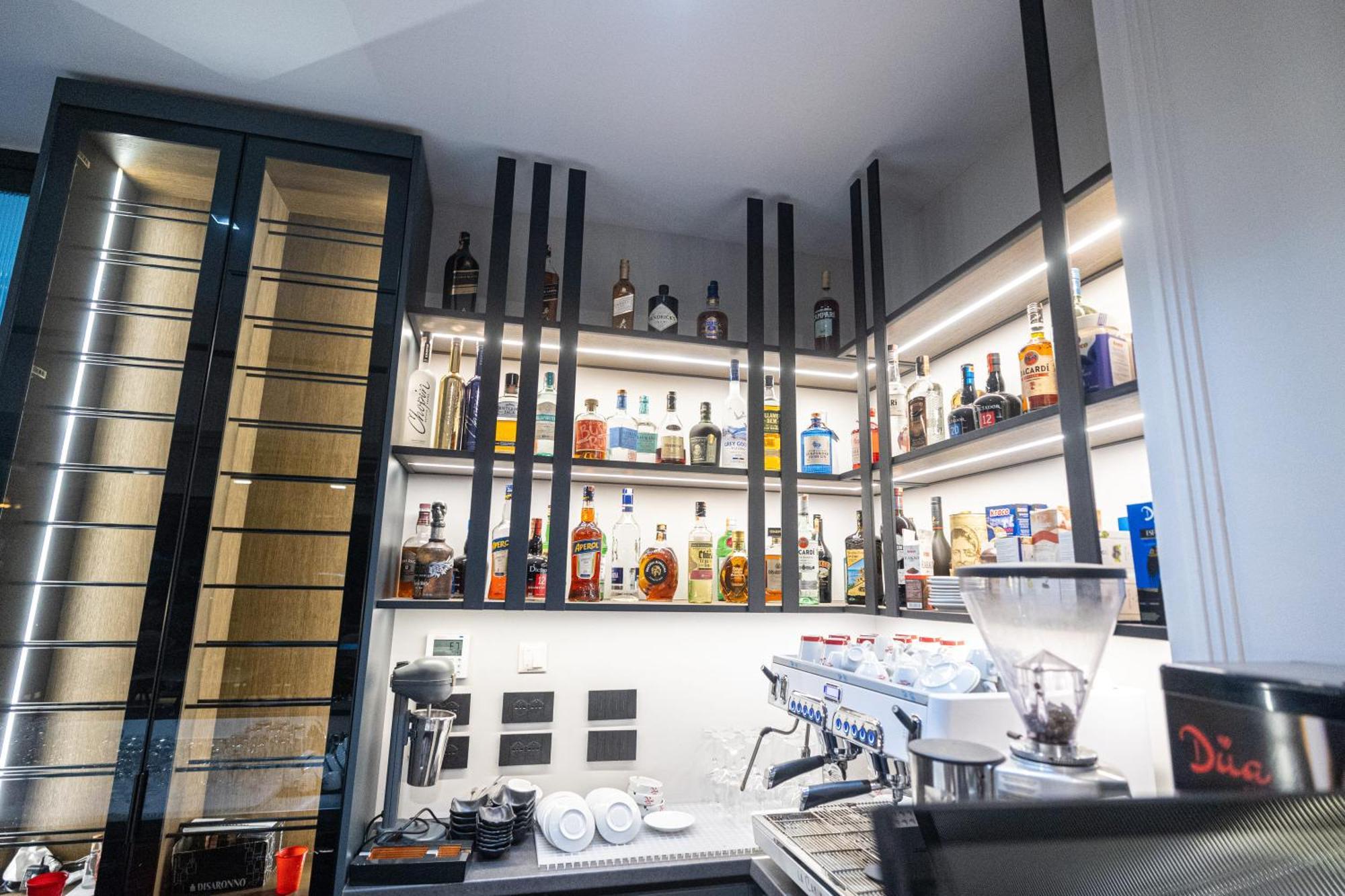 Diora'S Hotel And Apartments Vlorë Екстериор снимка