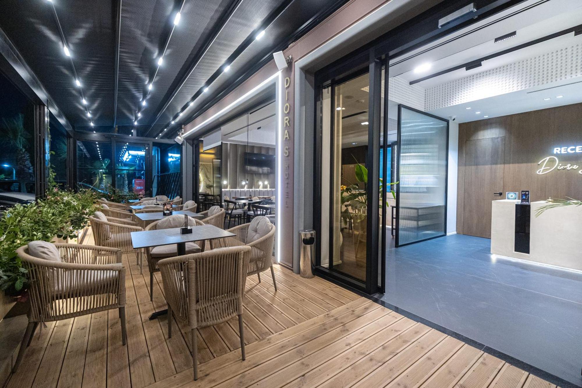 Diora'S Hotel And Apartments Vlorë Екстериор снимка