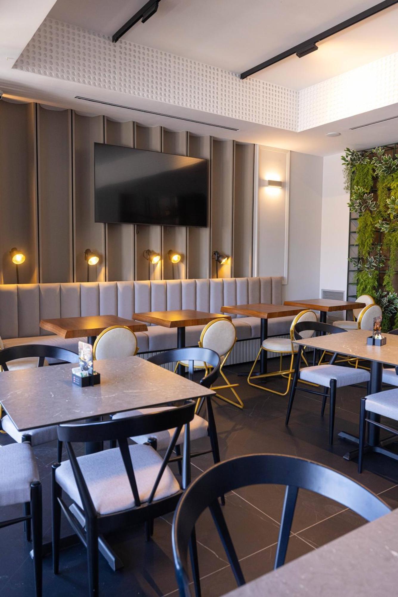 Diora'S Hotel And Apartments Vlorë Екстериор снимка