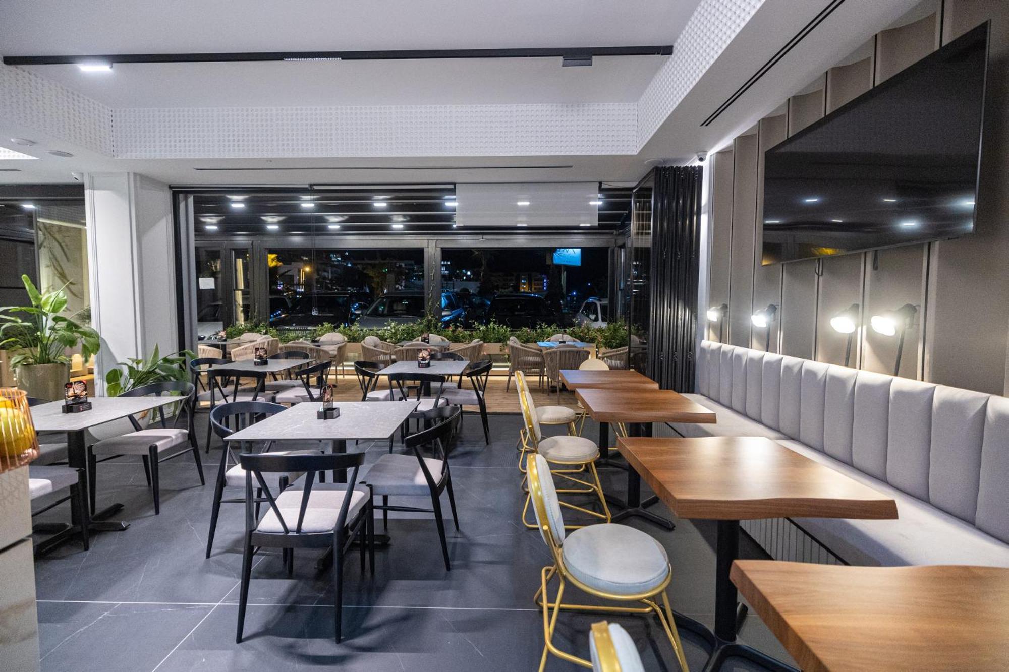 Diora'S Hotel And Apartments Vlorë Екстериор снимка