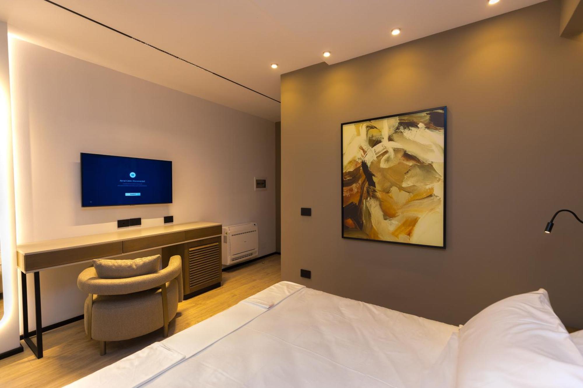Diora'S Hotel And Apartments Vlorë Екстериор снимка