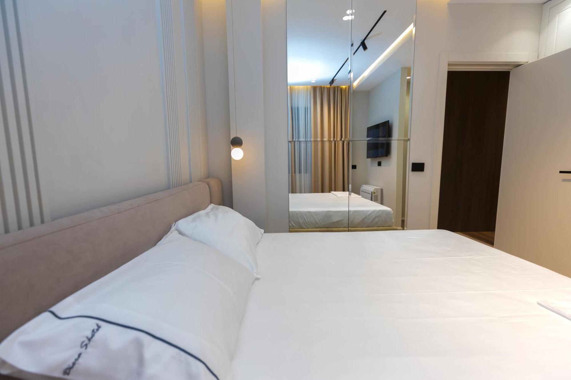 Diora'S Hotel And Apartments Vlorë Екстериор снимка