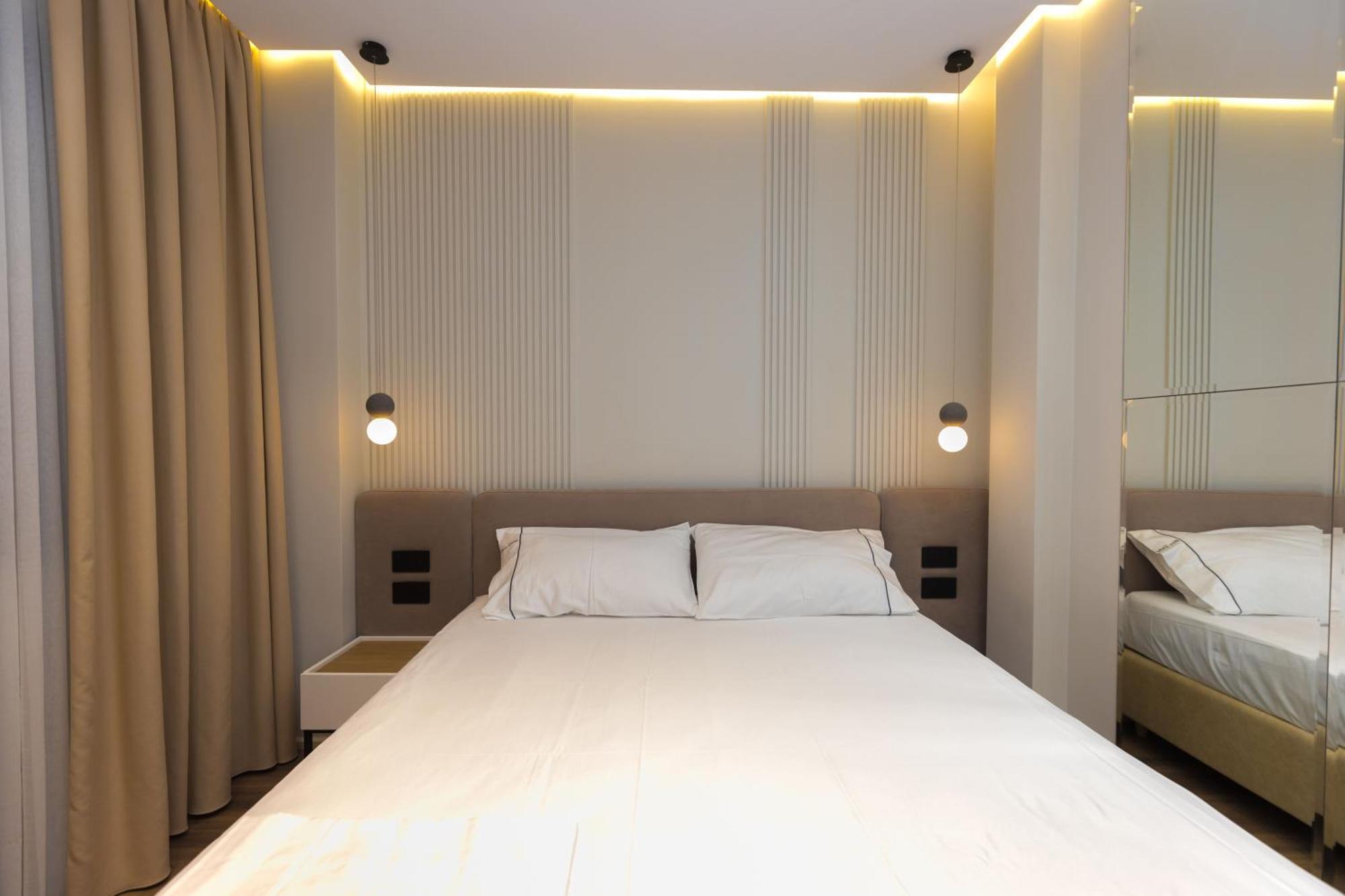 Diora'S Hotel And Apartments Vlorë Стая снимка