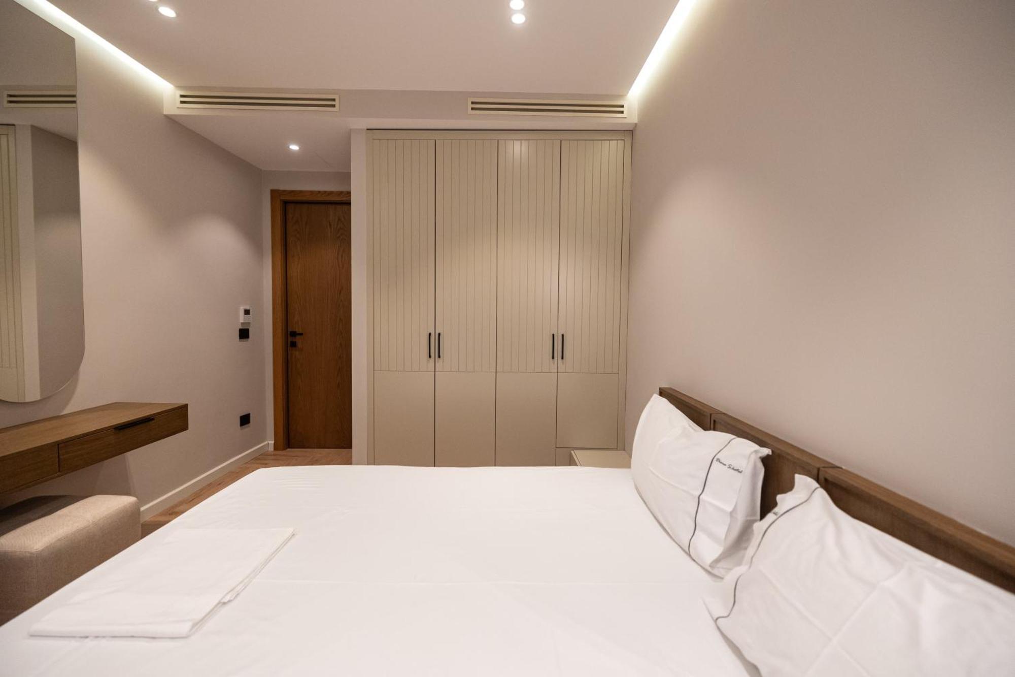 Diora'S Hotel And Apartments Vlorë Екстериор снимка